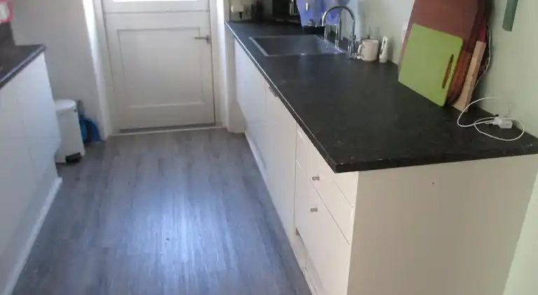 Helles Ferienhaus nur 300 m vom Wasser