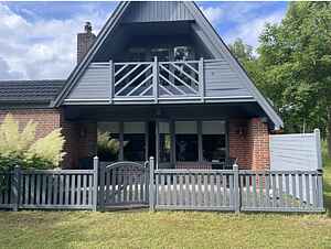 Lugnt fritidshus med utsikt över Randers Fjord