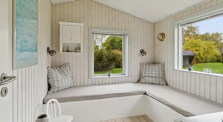 Sommerhusidyl med udesauna og vildmarksbad