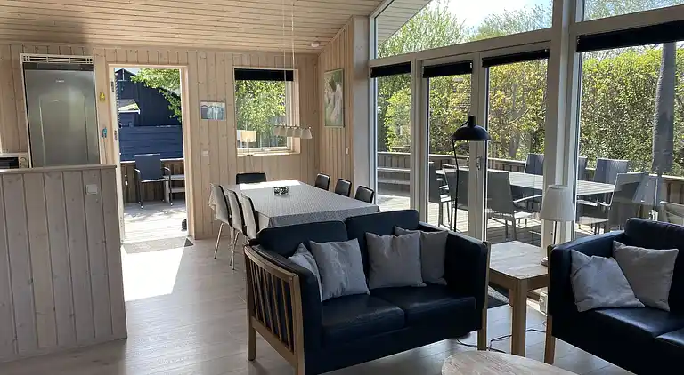 Dejligt familieferiehus kun 130 m fra stranden. 