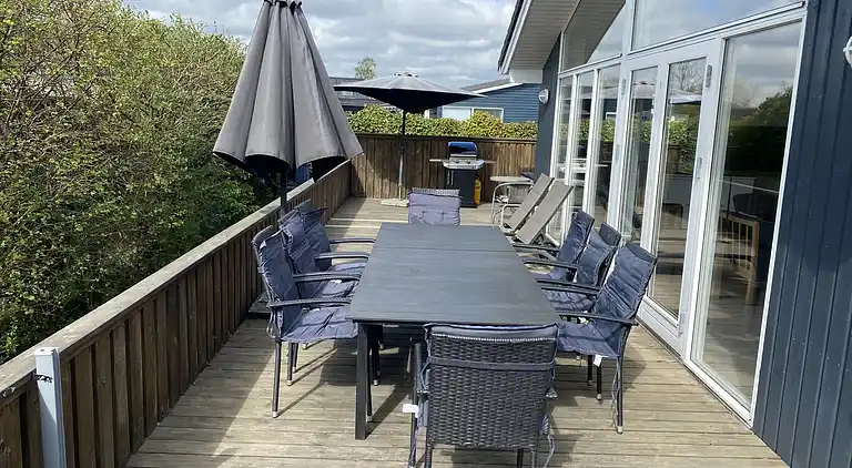 Dejligt familieferiehus kun 130 m fra stranden. 