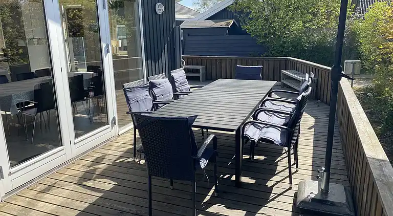 Dejligt familieferiehus kun 130 m fra stranden. 