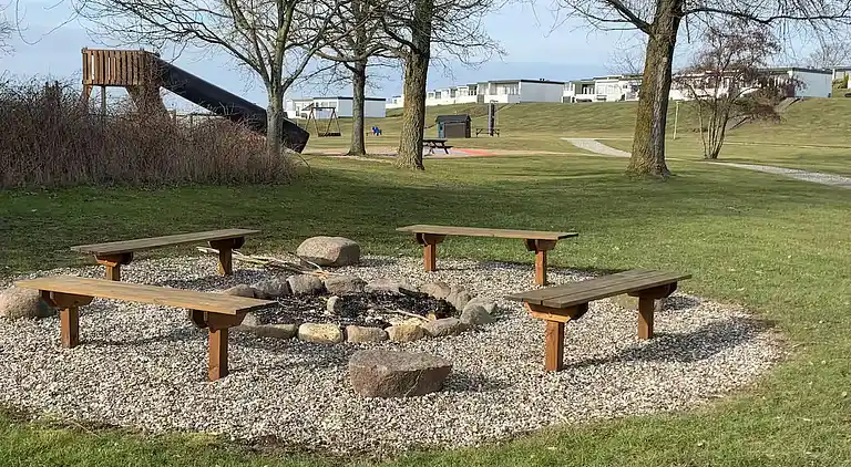 Aktiv ferie med hal, minigolf og havudsigt