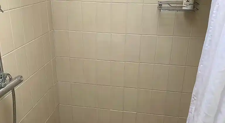 Aktiv ferie med hal, minigolf og havudsigt