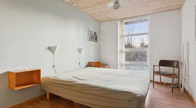 Hyggeligt træsommerhus tæt på natur og strand