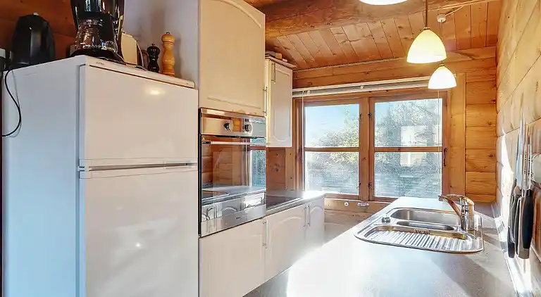 Naturoase mit Privatsee nah am Strand