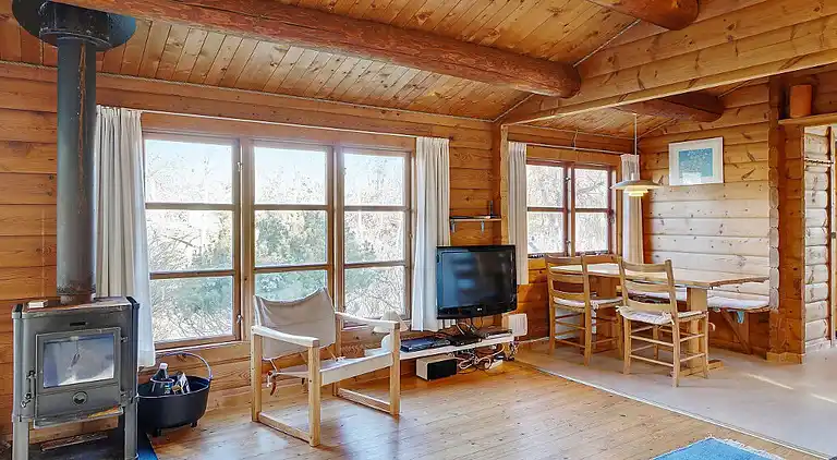 Naturoase mit Privatsee nah am Strand