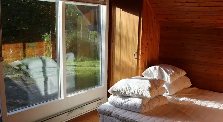 Naturoase mit Privatsee nah am Strand