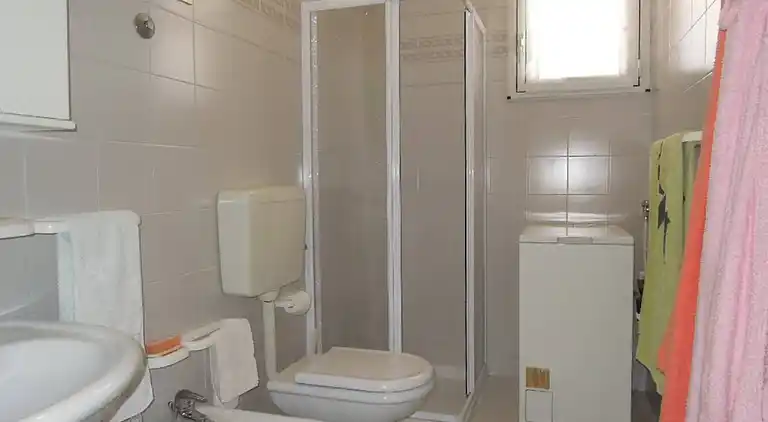 Spacious apartment with terrace and pool in Bibione