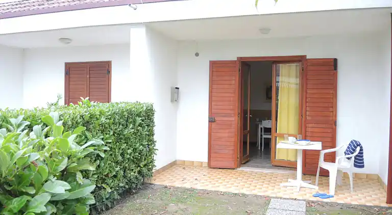 Spacious apartment with terrace and pool in Bibione