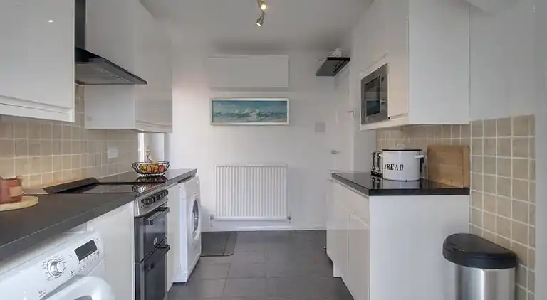 Cozy Guest Room in Aldershot Perfect for Solo Travellers