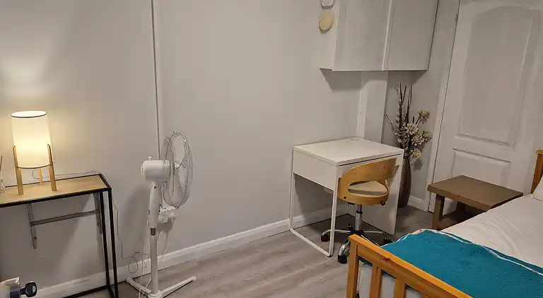 Cozy Guest Room in Aldershot Perfect for Solo Travellers