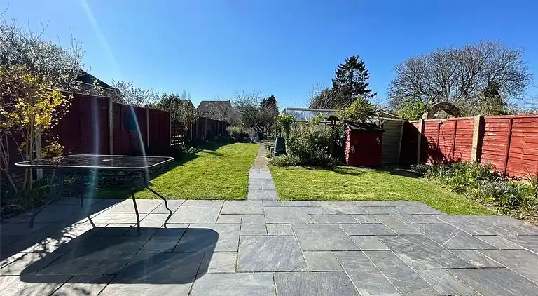 Cozy Guest Room in Aldershot Perfect for Solo Travellers