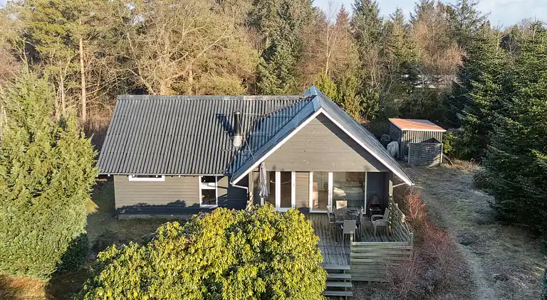 Rolig ferie i Hemmet – 300 m til vandet