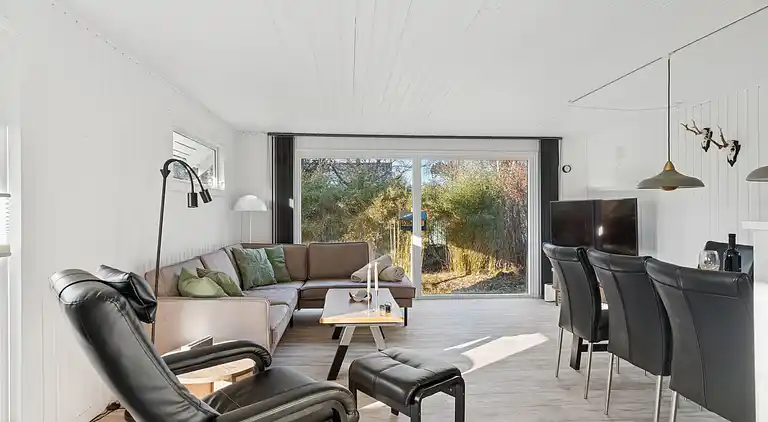 Rolig ferie i Hemmet – 300 m til vandet