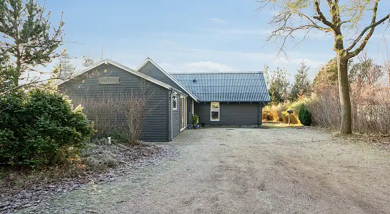 Rolig ferie i Hemmet – 300 m til vandet