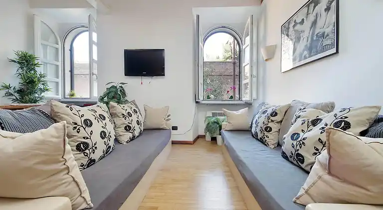 Historisches Zentrum Rom Kolosseum 2BR 2BA Metro