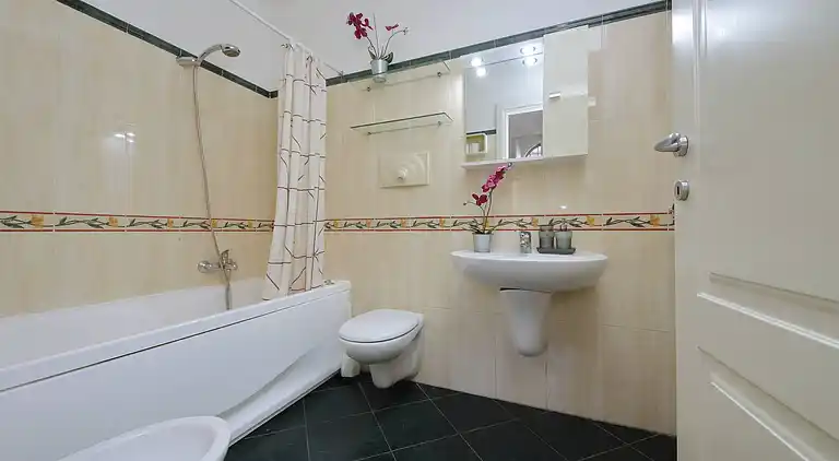 Historisches Zentrum Rom Kolosseum 2BR 2BA Metro