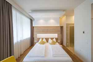 Comfort Studio with King-Size Bed for 2 People 24-7 Check-in