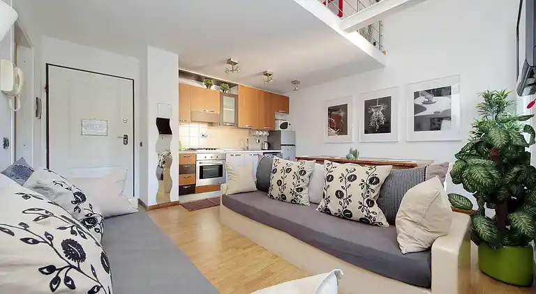 Historisches Zentrum Rom Kolosseum 2BR 2BA Metro