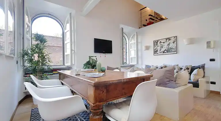 Historisches Zentrum Rom Kolosseum 2BR 2BA Metro