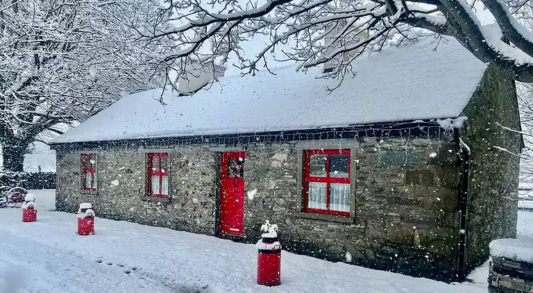 Cosy Farm Cottage on the Ring of Kerry