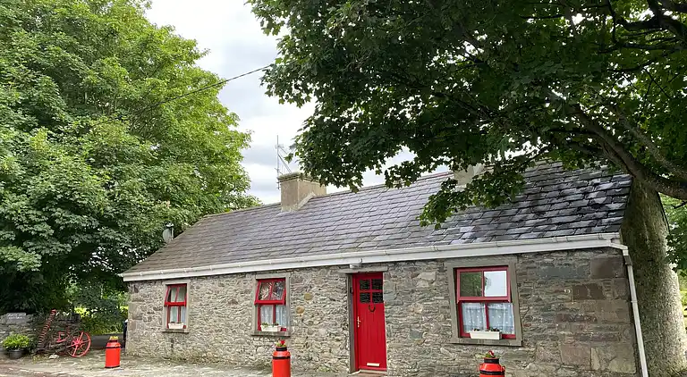 Cosy Farm Cottage on the Ring of Kerry