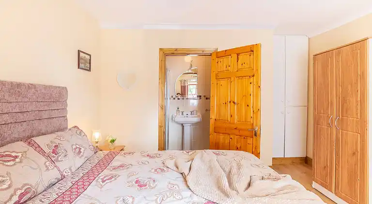 Cosy Farm Cottage on the Ring of Kerry