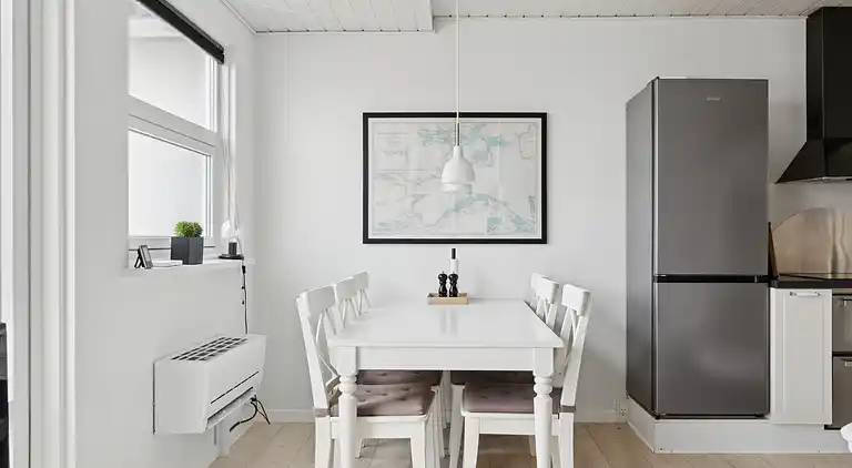 Sommerhus i 1. række.  4 pers. 30 m til havet.