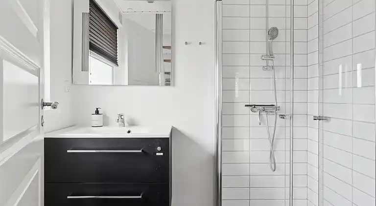 Sommerhus i 1. række.  4 pers. 30 m til havet.