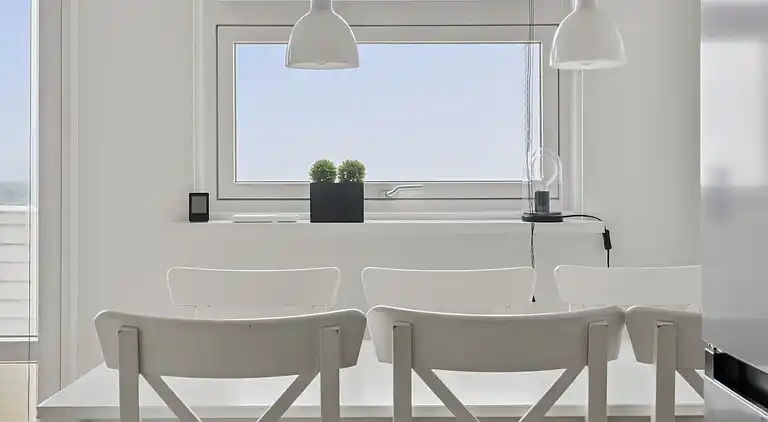 Sommerhus i 1. række.  4 pers. 30 m til havet.