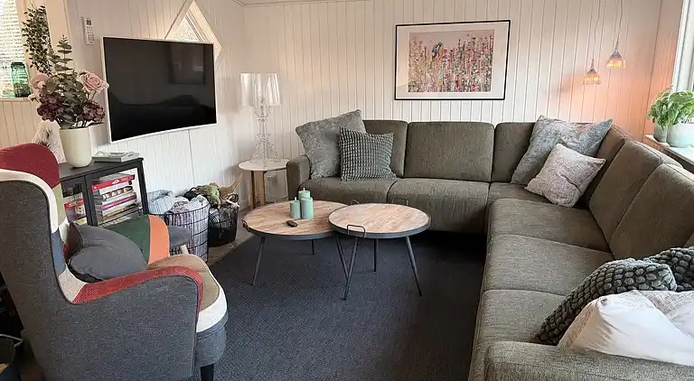 Skønt sommerhus med plads til 8 pers. og 2 hunde