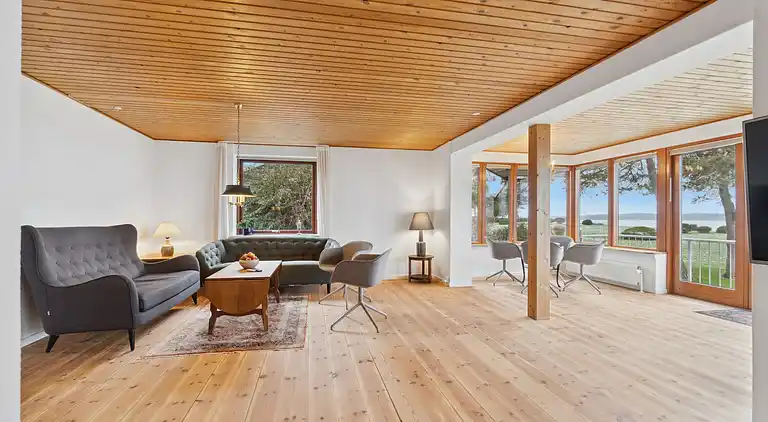 Unik naturferie med panoramaudsigt over vandet