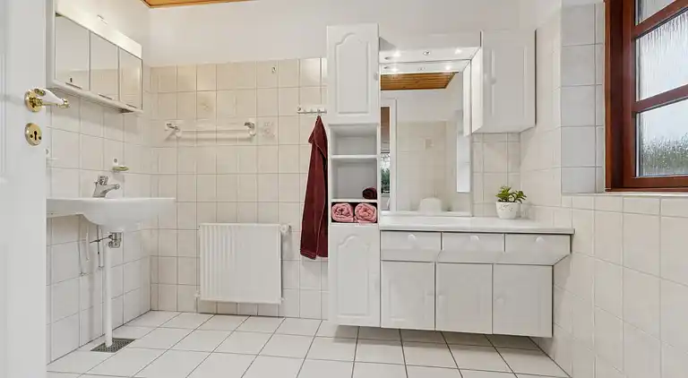 Unik naturferie med panoramaudsigt over vandet