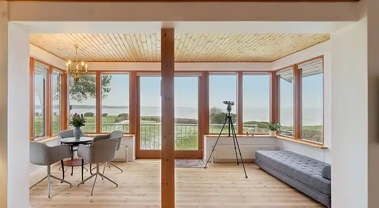 Unik naturferie med panoramaudsigt over vandet