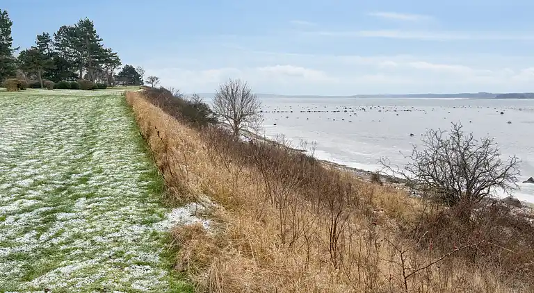 Unik naturferie med panoramaudsigt over vandet