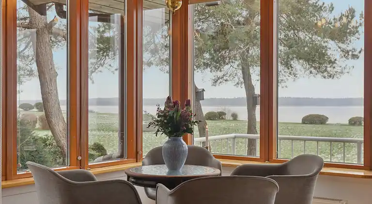 Unik naturferie med panoramaudsigt over vandet