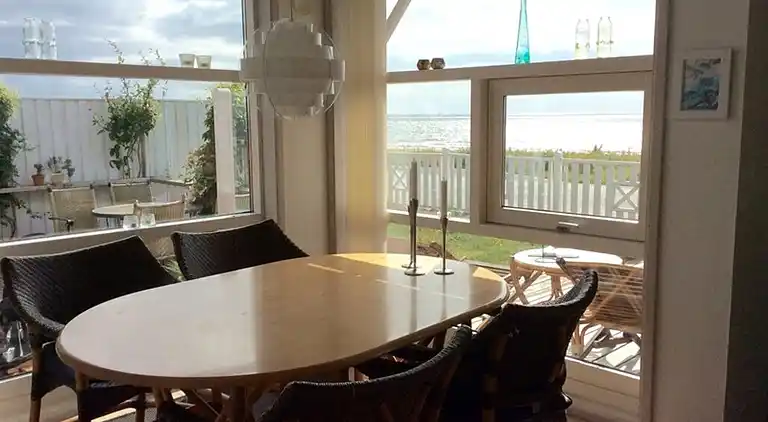 Sommerhaus mit Panoramablick über den Strand