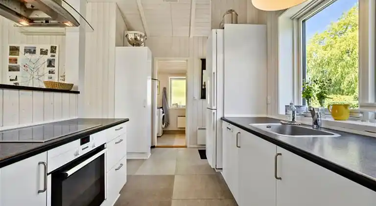 Hyggeligt sommerhus tæt på strand og leg