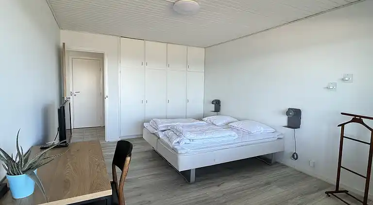 Sommerhus i første række med havudsigt