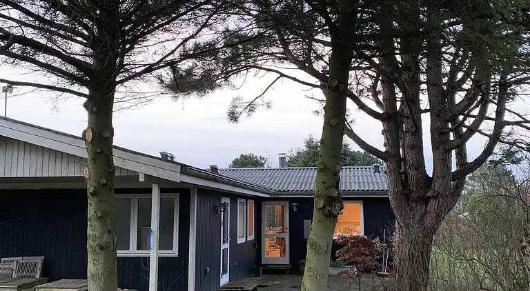Hyggeligt familiesommerhus med smuk udsigt