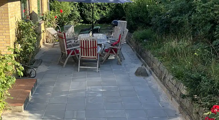 Sommerhus i første række med havudsigt