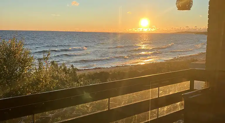 Sommerhus i første række med havudsigt