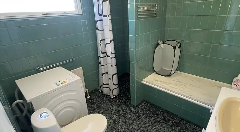 Sommerhus i første række med havudsigt