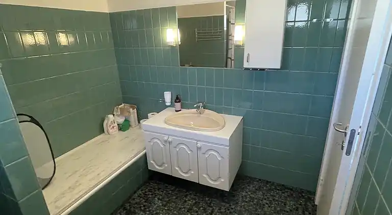 Sommerhus i første række med havudsigt