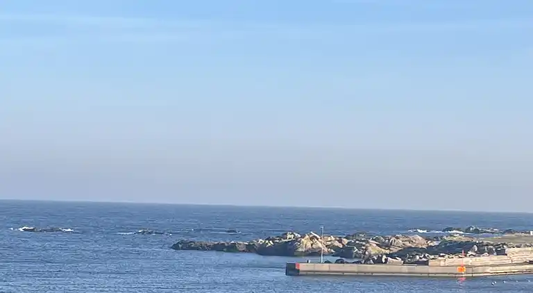 Fiskerhus med skøn  havudsigt ved Listed havn.