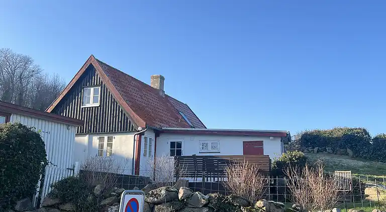 Fiskerhus med skøn  havudsigt ved Listed havn.