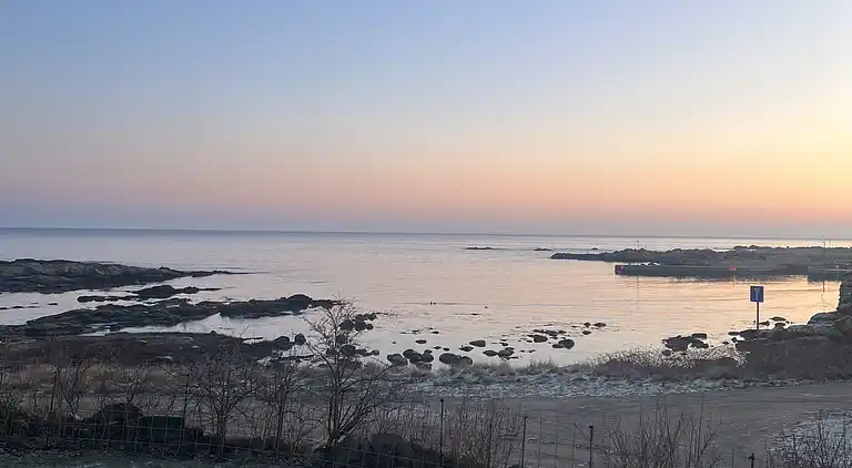 Fiskerhus med skøn  havudsigt ved Listed havn.
