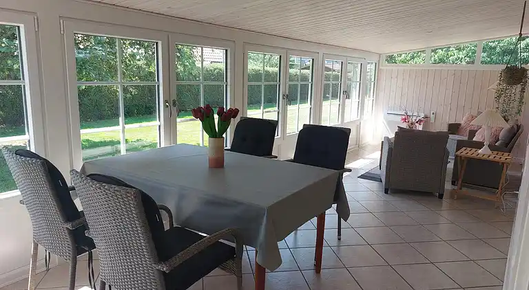 Schönes Ferienhaus nahe am Strand