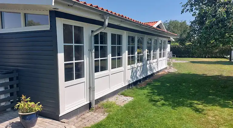 Schönes Ferienhaus nahe am Strand